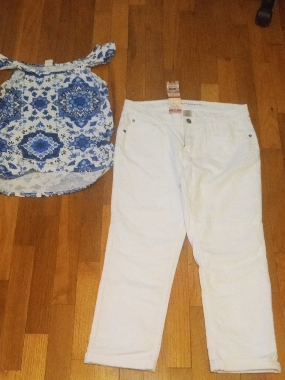 NWT girls 14 white jeans cuff hem and blue white cap sleeve top
